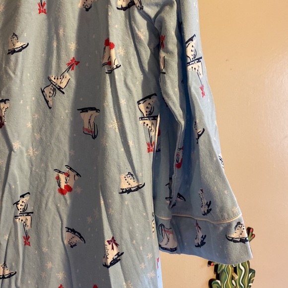 XLarge nightgown with snowflakes and ice skates! - Picture 2 of 5